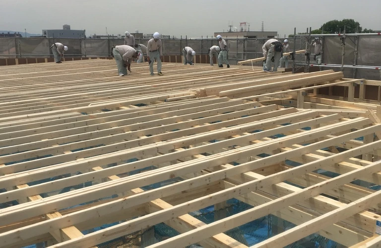 未経験者も大歓迎！将来を見据えた木造建築の道へ